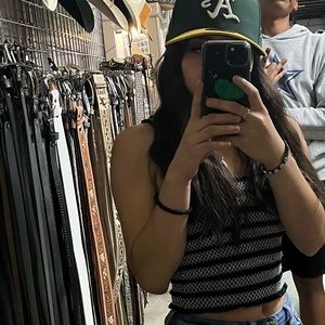 Meet your Posher, Ambar